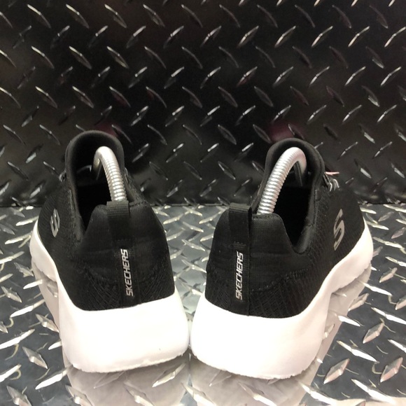 NEW Skechers DYNAMIGHT Black/White - Picture 4 of 8
